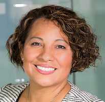 Retrato da Responsável de Conformidade Claire Ashford // Regulação Financeira